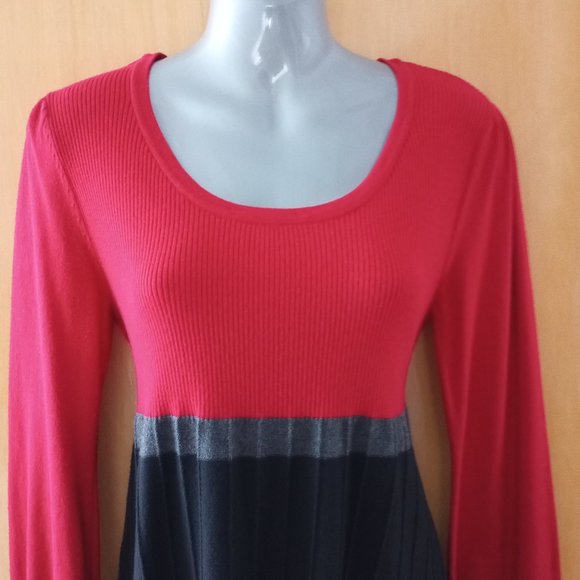 STYLE & CO SIZE M RED, GREY, & BLACK TUNIC SWEATER - Picture 2 of 6